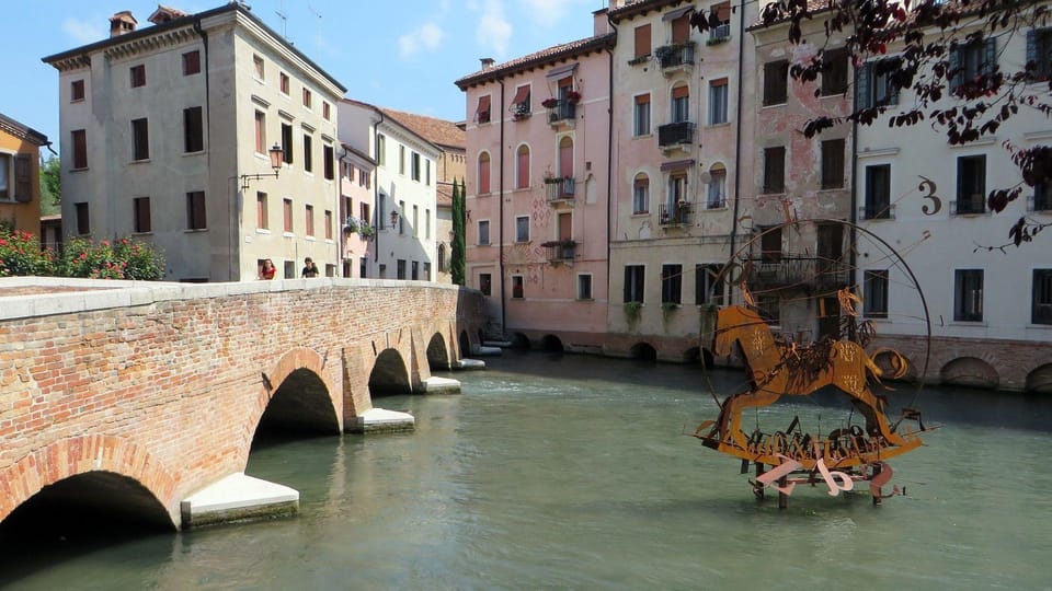 Treviso Small-Group Walking Tour: Top Sights & Hidden Gems - Photo stop after Photo stop: the art of noticing symbols
