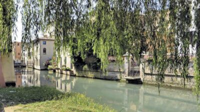 Treviso Small-Group Walking Tour: Top Sights & Hidden Gems - What the Legends Add (Beyond Photo Stops)