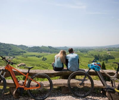 Valdobbiadene: e-bike Tour on the Prosecco Hills - How the 4 Hours Flow: Pickup, Cornuda Briefing, and Two Stops in Valdobbiadene