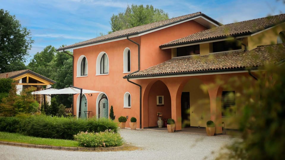Valdobbiadene: Prosecco tasting with winery & vineyard tour - Logistics that matter: meeting point, the 1.5 km car leg, and your comfort